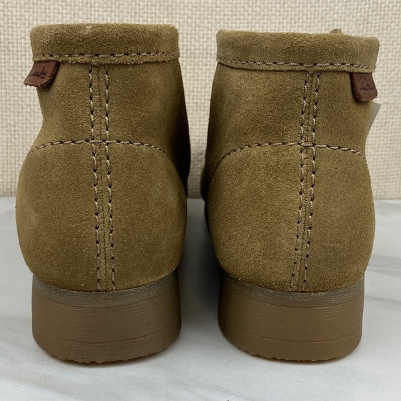 Clarks Wallaston Chukka Boots Suede Leather NWT - Picture 5 of 16